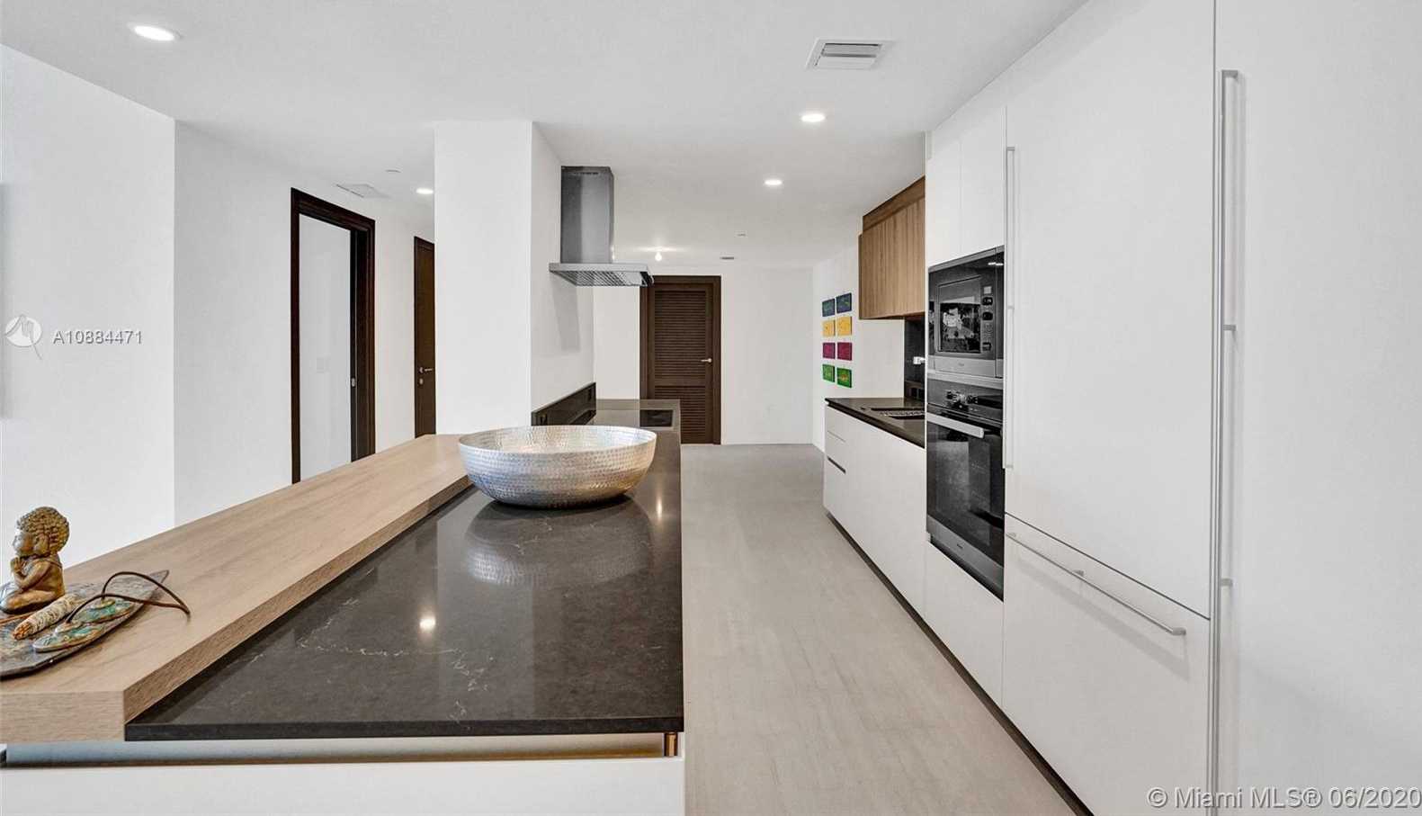 Small Image of 1000 BRICKELL PLZ #4710, Miami Number 11