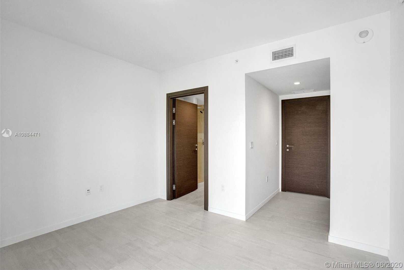 Small Image of 1000 BRICKELL PLZ #4710, Miami Number 14