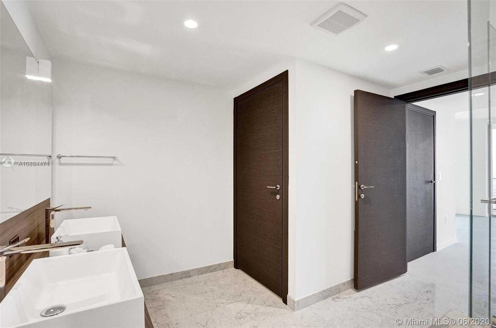 Small Image of 1000 BRICKELL PLZ #4710, Miami Number 19