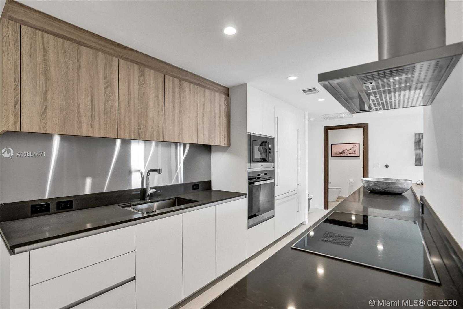 Small Image of 1000 BRICKELL PLZ #4710, Miami Number 3