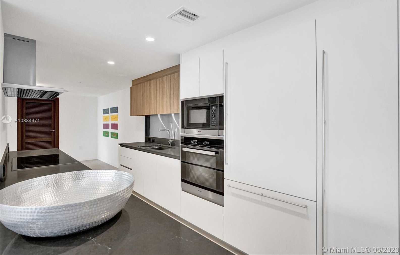 Small Image of 1000 BRICKELL PLZ #4710, Miami Number 5