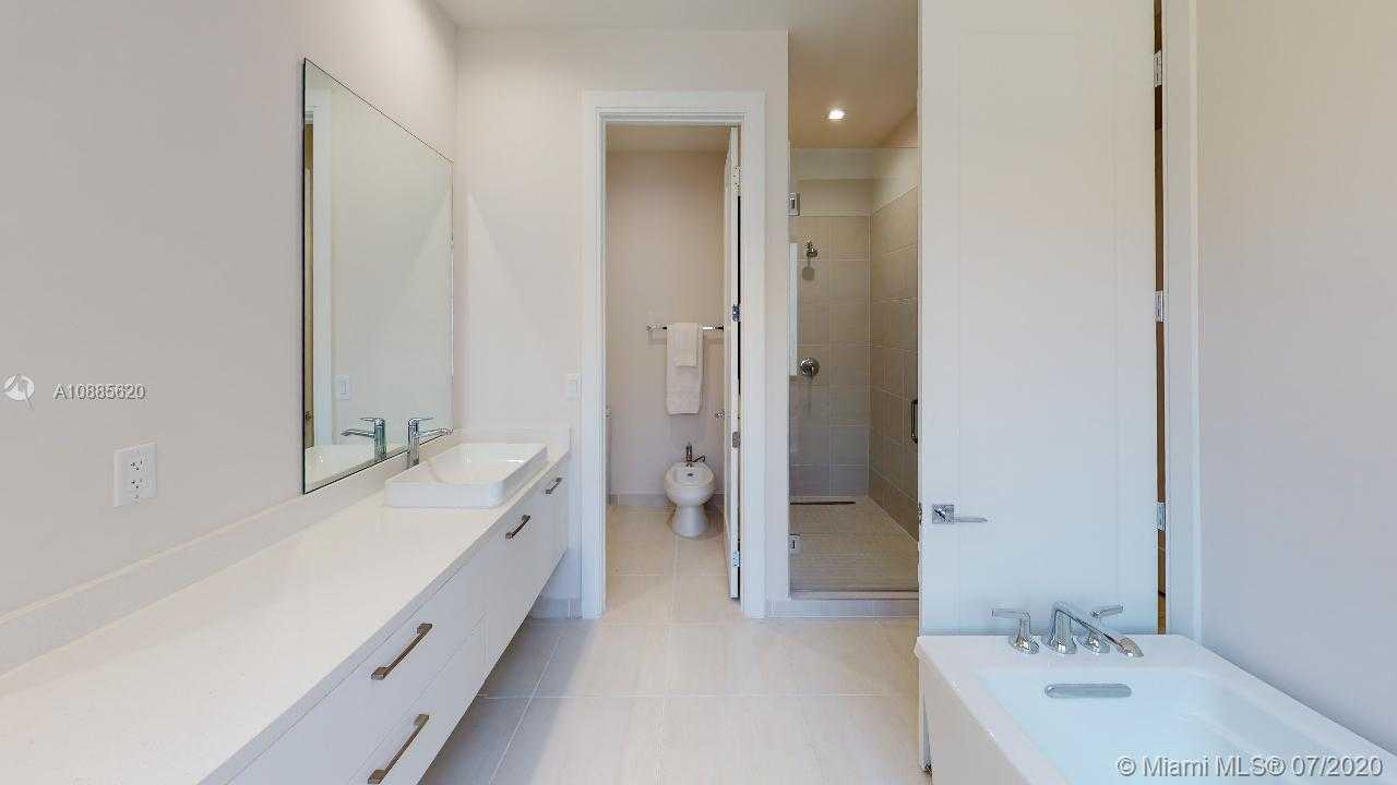 Small Image of 8459 NORTH WEST 47TH TER, Doral Number 16