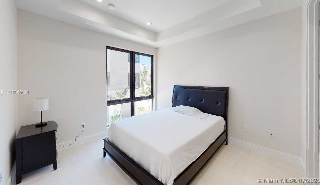Small Image of 8459 NORTH WEST 47TH TER, Doral Number 17