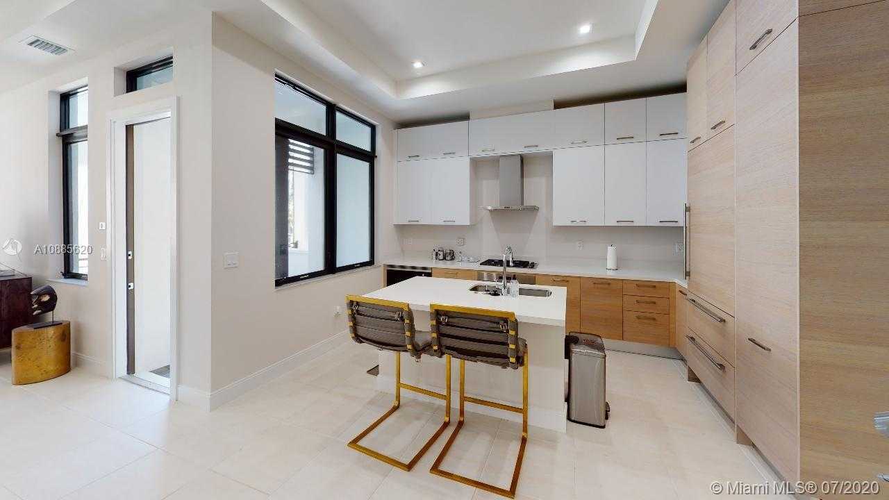 Small Image of 8459 NORTH WEST 47TH TER, Doral Number 19