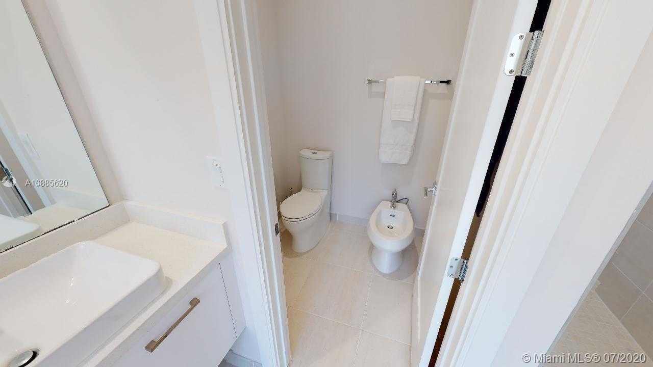 Small Image of 8459 NORTH WEST 47TH TER, Doral Number 33