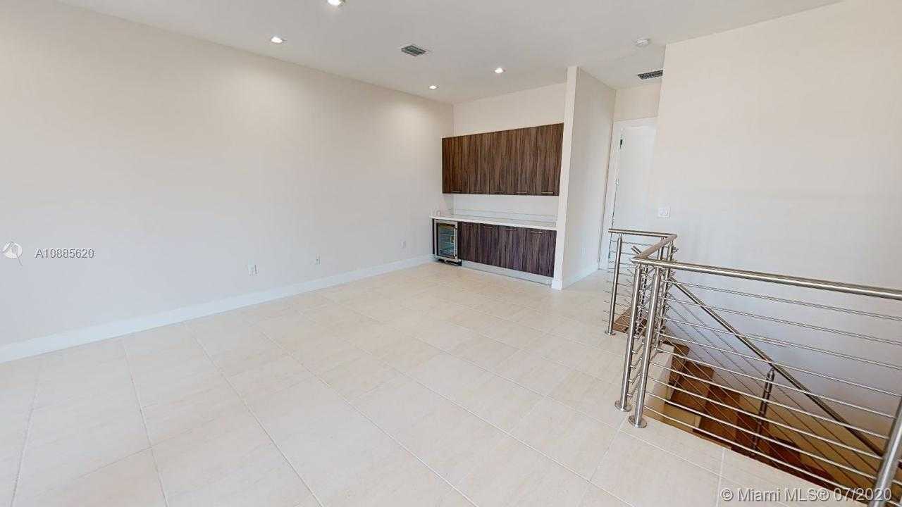 Small Image of 8459 NORTH WEST 47TH TER, Doral Number 40