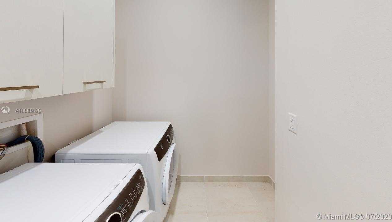 Small Image of 8459 NORTH WEST 47TH TER, Doral Number 5