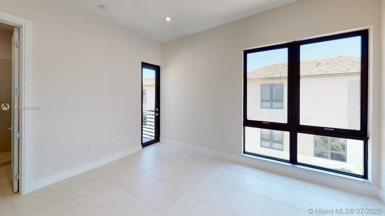 Small Image of 8459 NORTH WEST 47TH TER, Doral Number 6