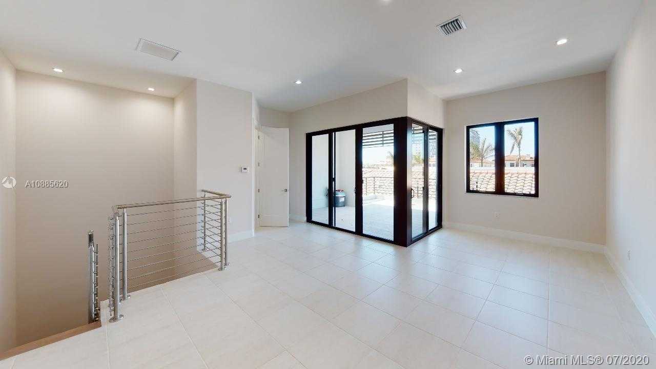Small Image of 8459 NORTH WEST 47TH TER, Doral Number 8