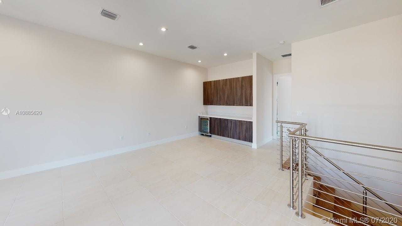 Small Image of 8459 NORTH WEST 47TH TER, Doral Number 9