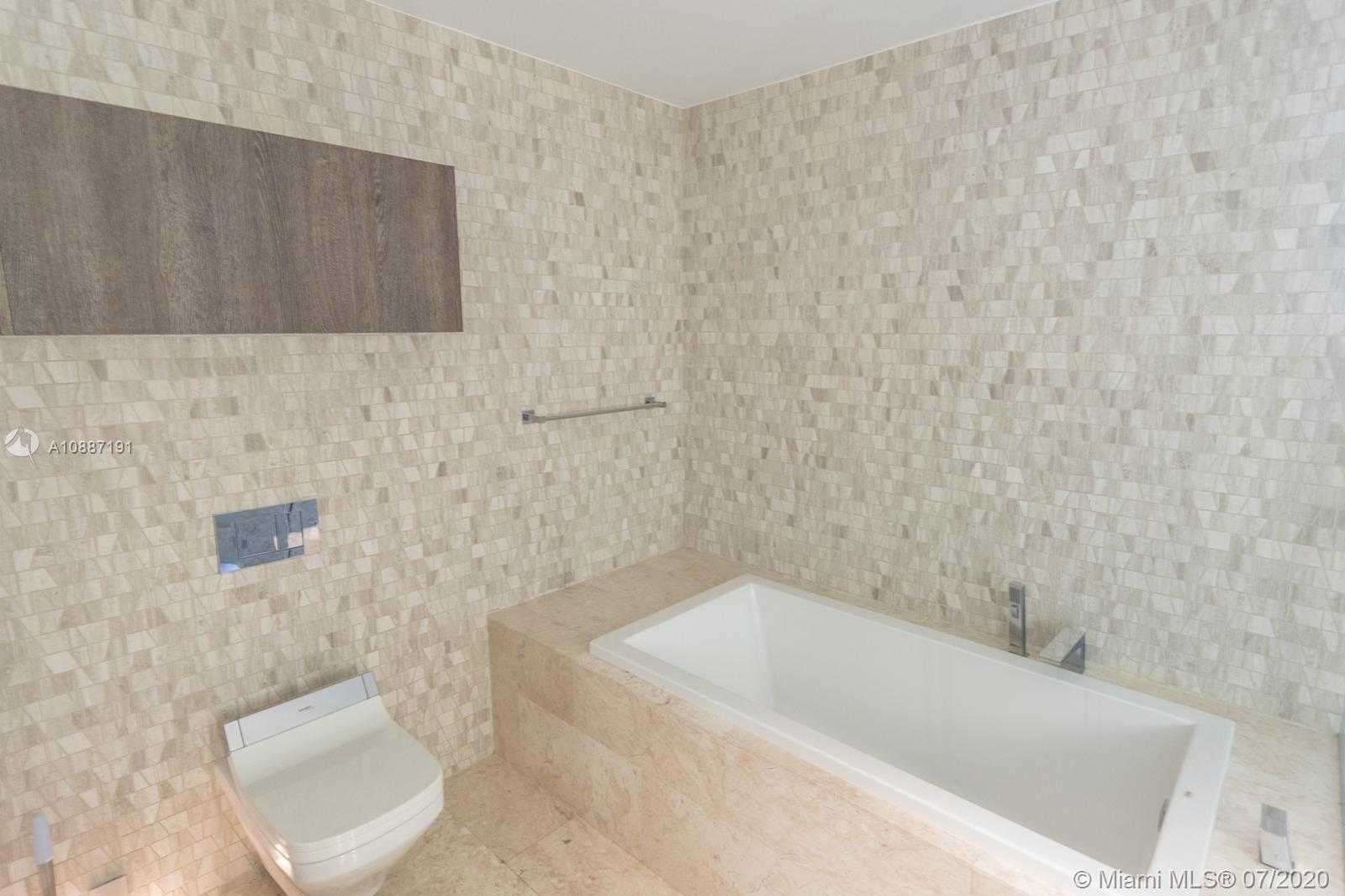 Small Image of 68 6TH ST #3207, Miami Number 16