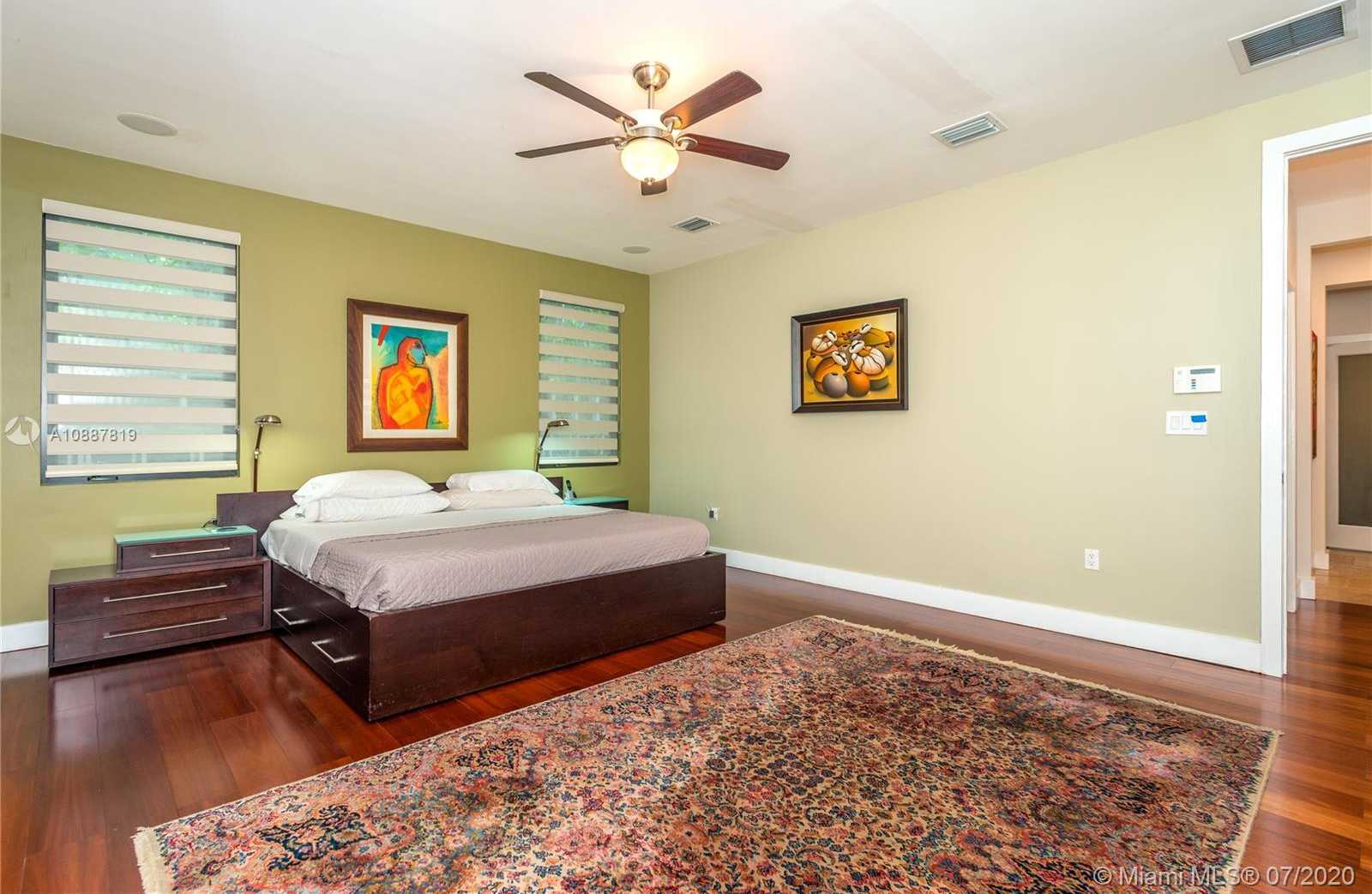 Small Image of 2533 ANDROS AVE, Miami Number 11