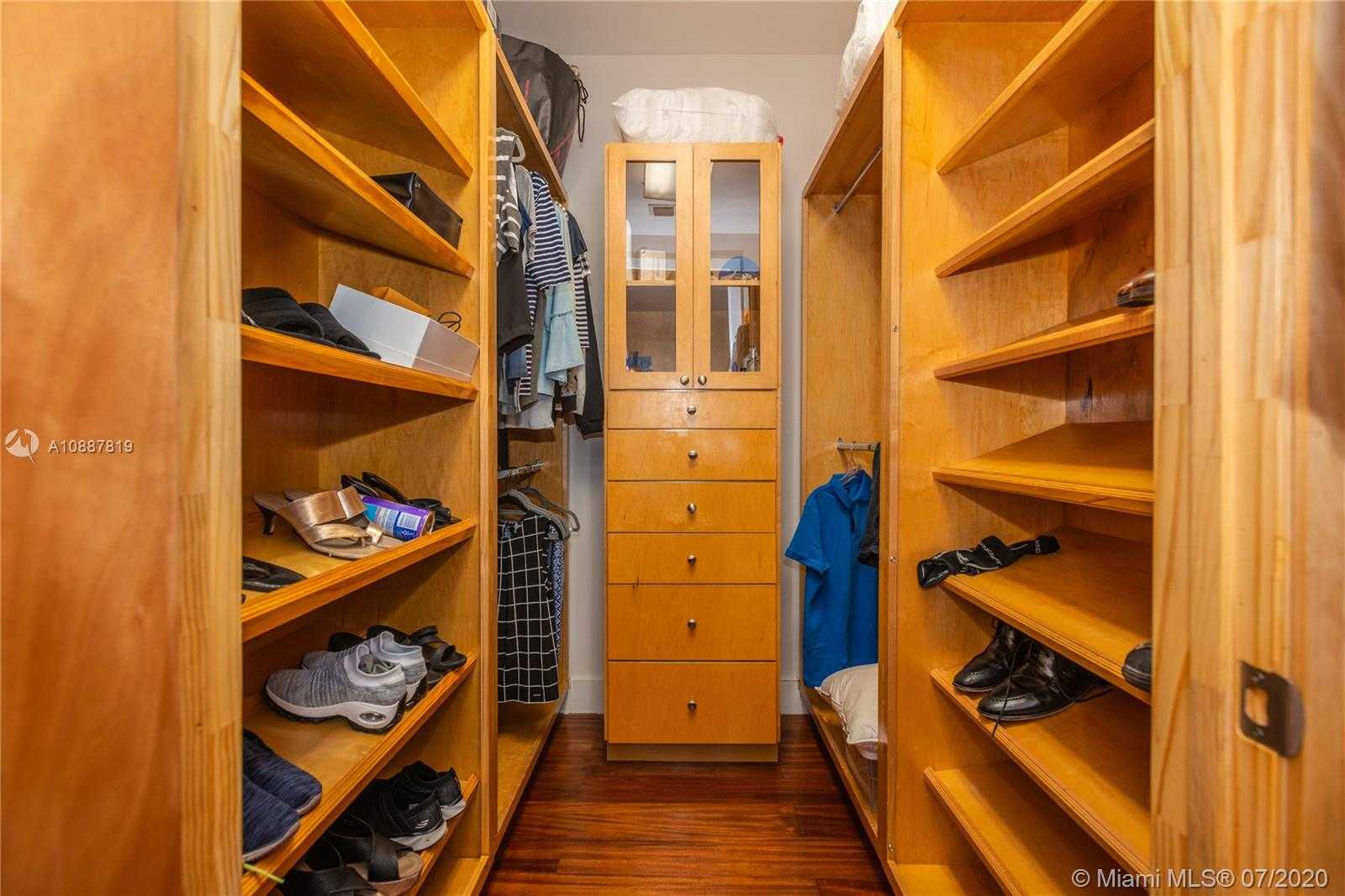 Small Image of 2533 ANDROS AVE, Miami Number 13