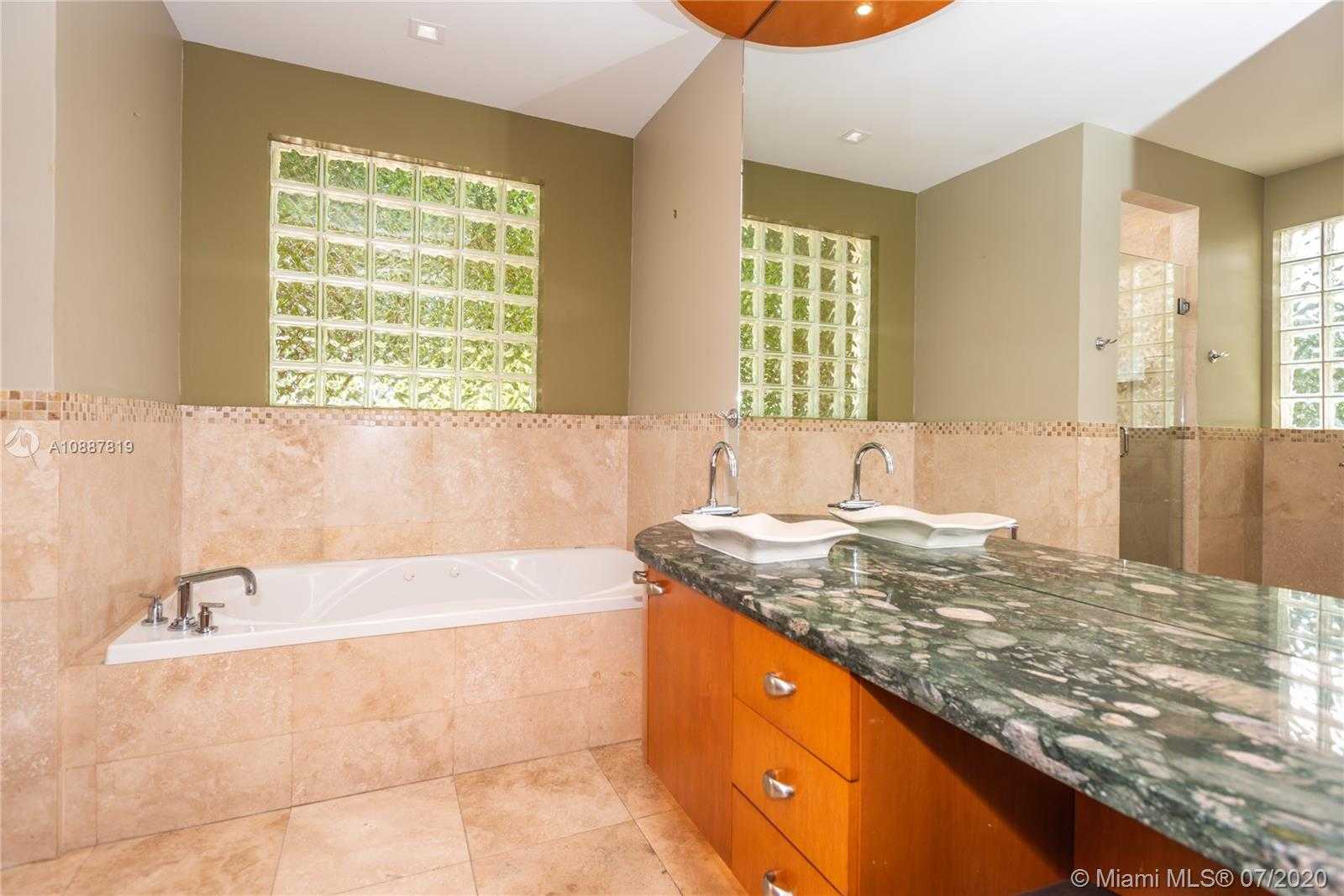 Small Image of 2533 ANDROS AVE, Miami Number 14