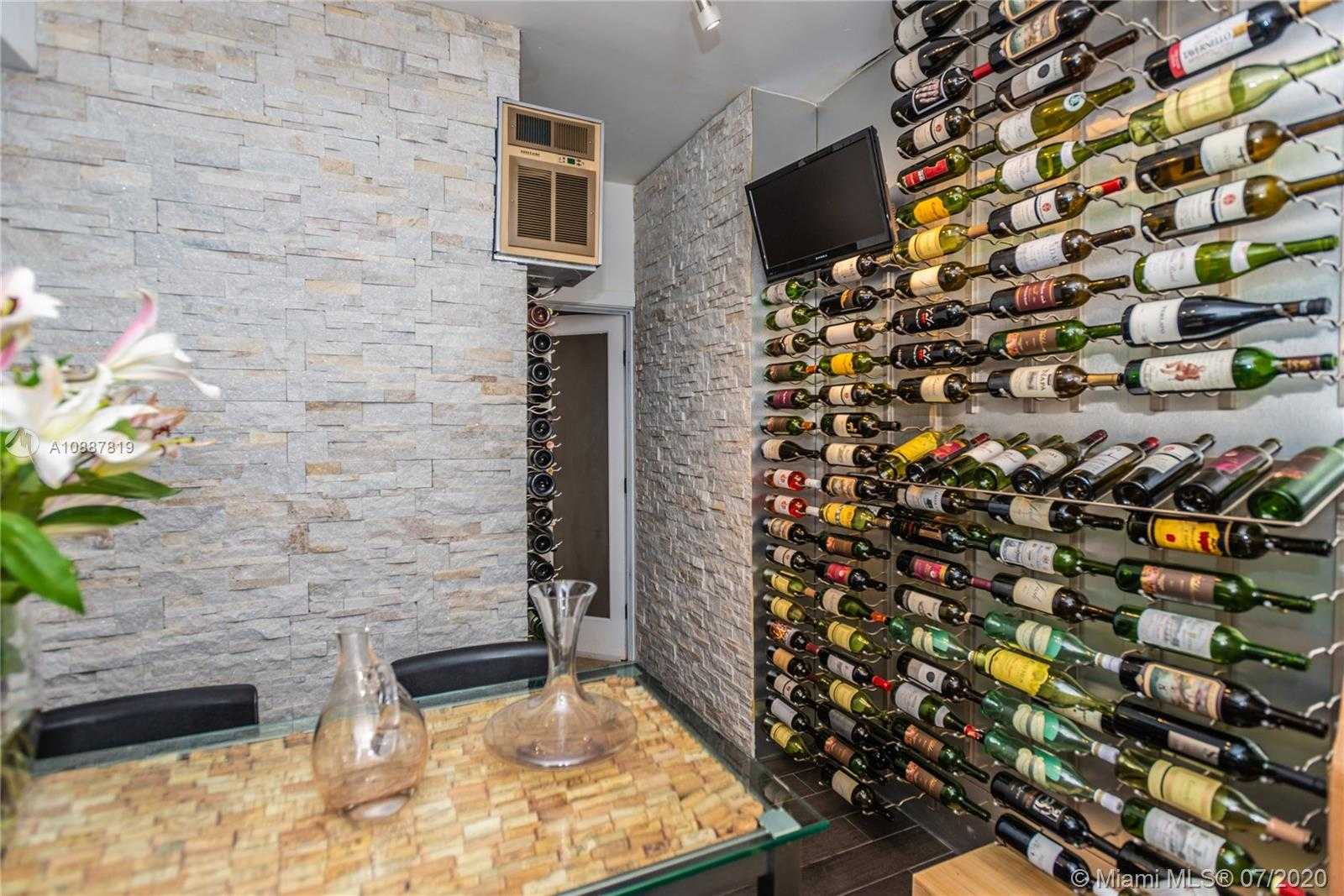Small Image of 2533 ANDROS AVE, Miami Number 26