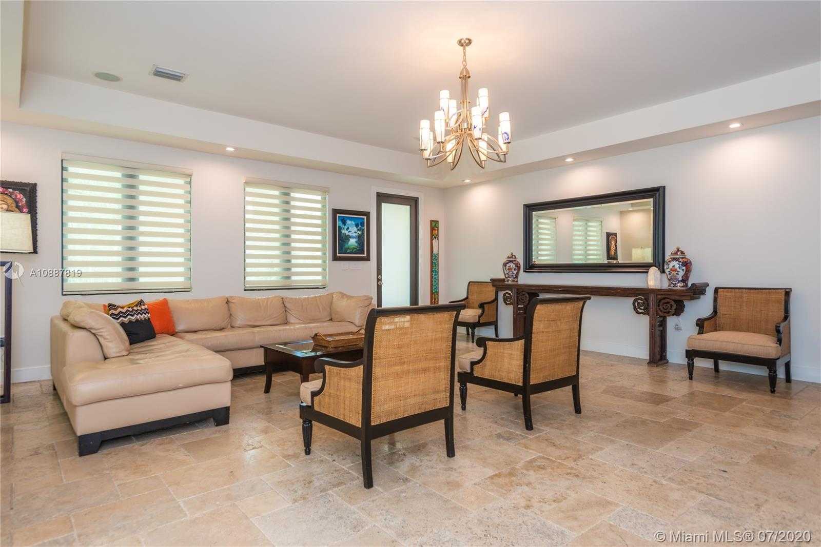 Small Image of 2533 ANDROS AVE, Miami Number 4