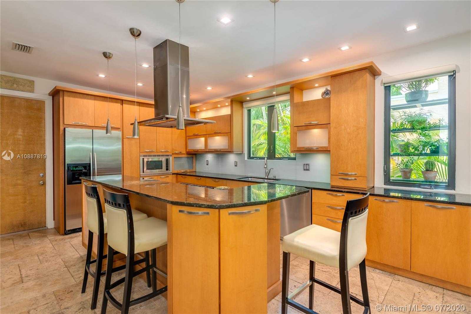 Small Image of 2533 ANDROS AVE, Miami Number 7