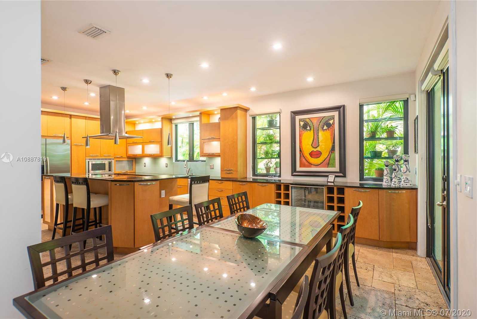 Small Image of 2533 ANDROS AVE, Miami Number 8