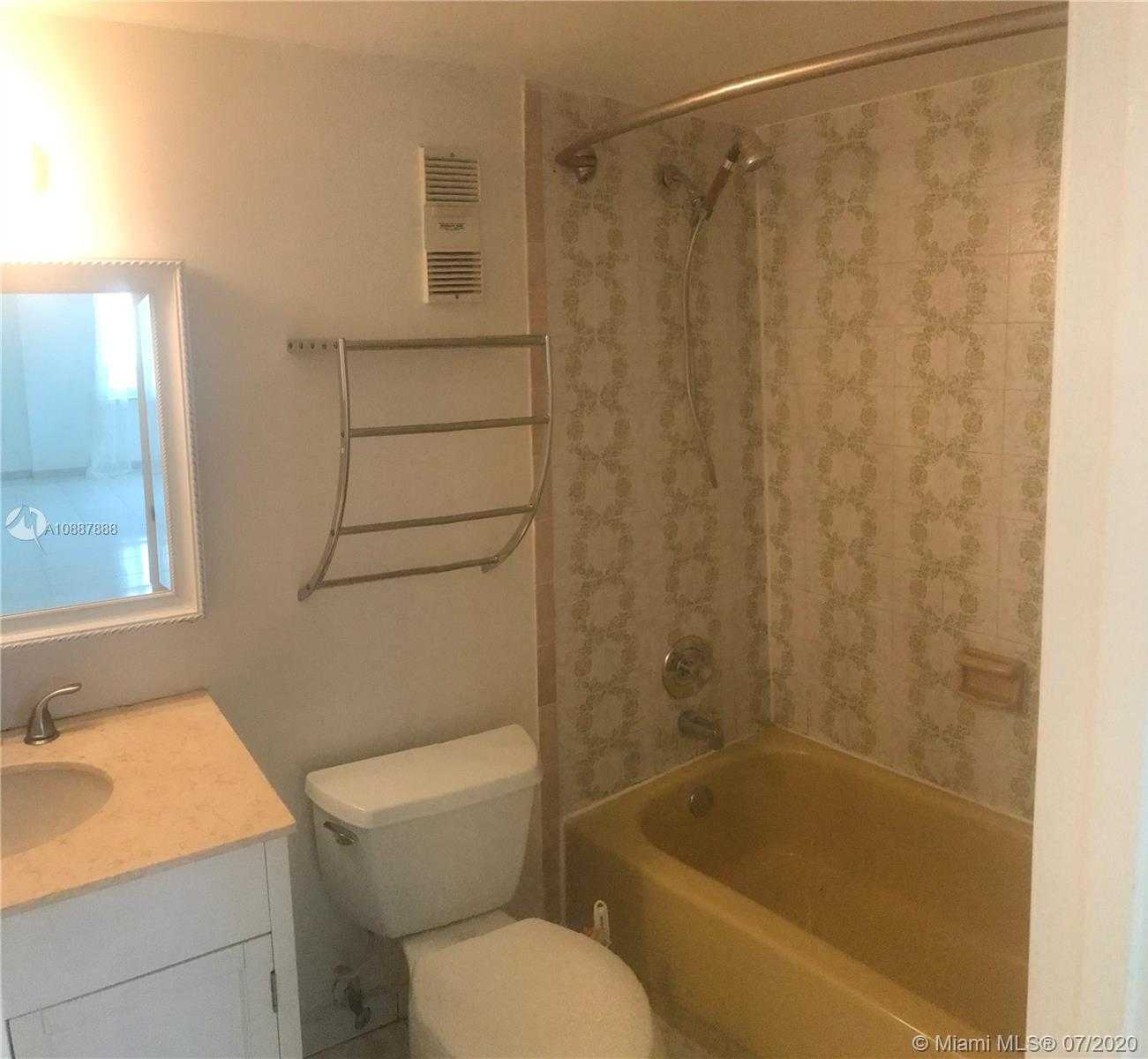 Small Image of 200 178TH DR #302, Sunny Isles Beach Number 18