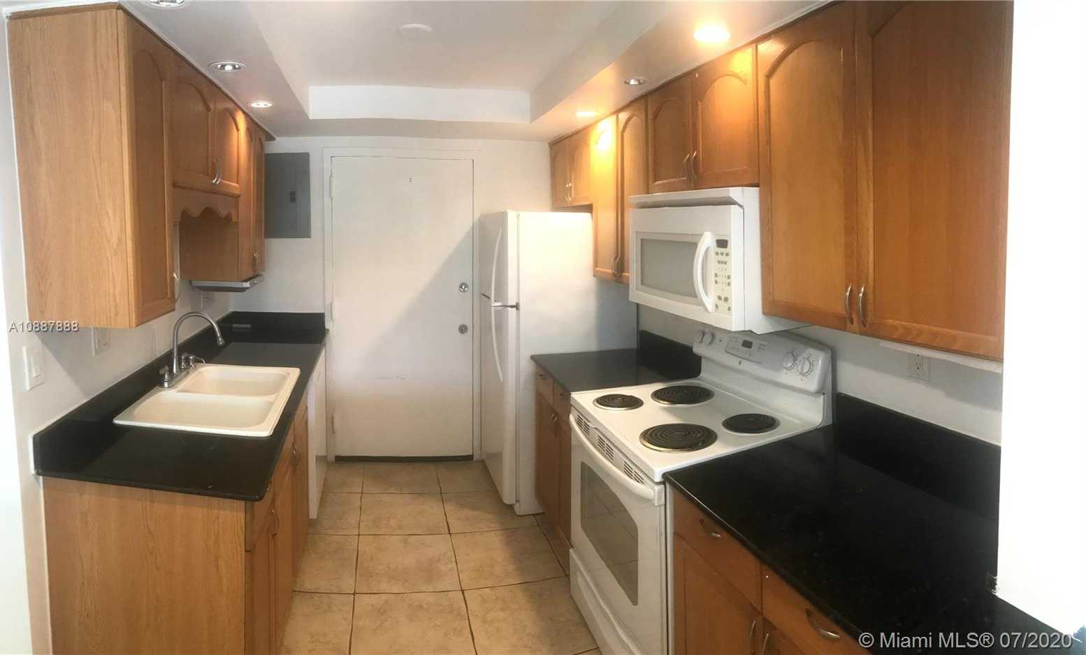 Small Image of 200 178TH DR #302, Sunny Isles Beach Number 3