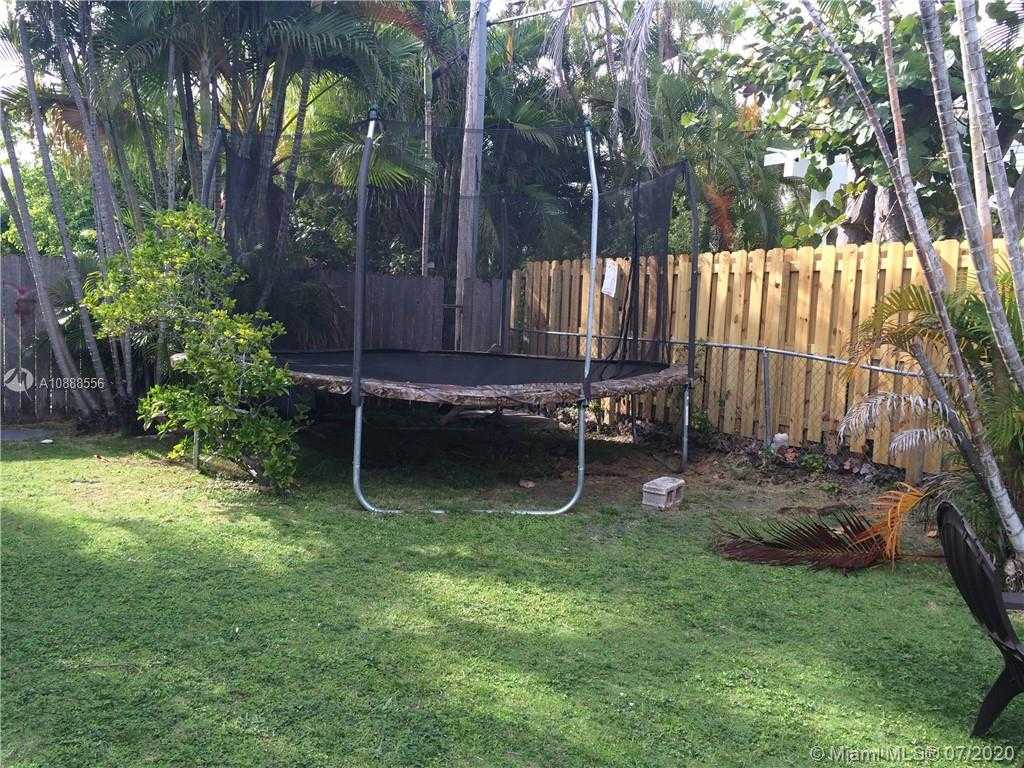 Small Image of 275 WEST HEATHER DR, Key Biscayne Number 7