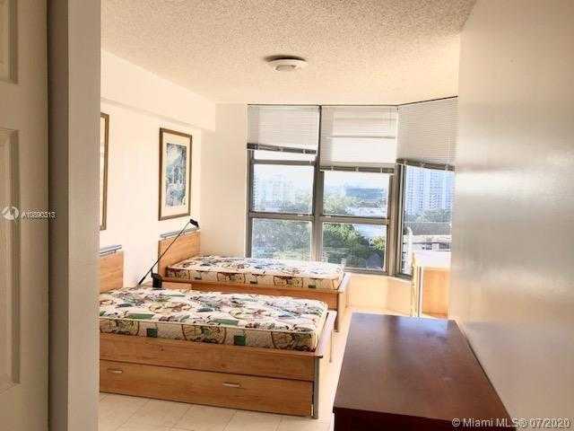 Small Image of 3530 MYSTIC POINTE DR #802, Aventura Number 12