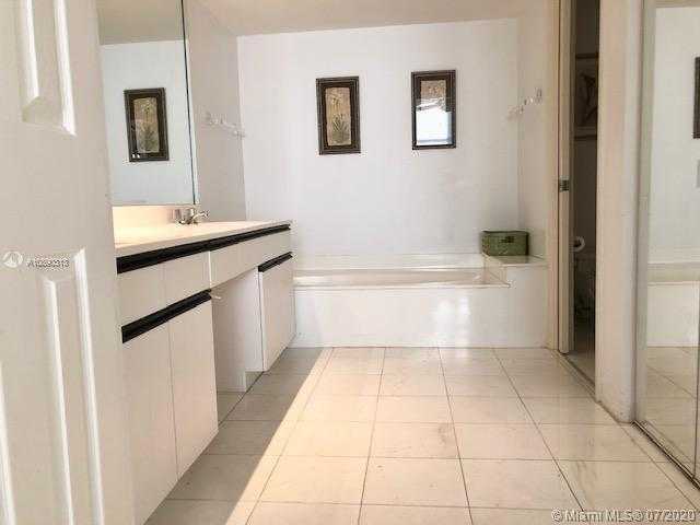 Small Image of 3530 MYSTIC POINTE DR #802, Aventura Number 7