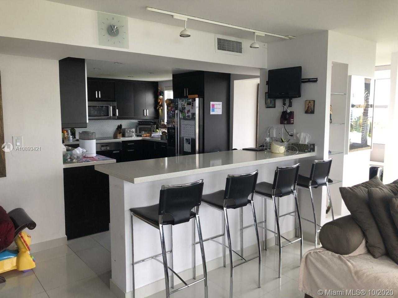 Small Image of 1901 BRICKELL AVE #B1009, Miami Number 3