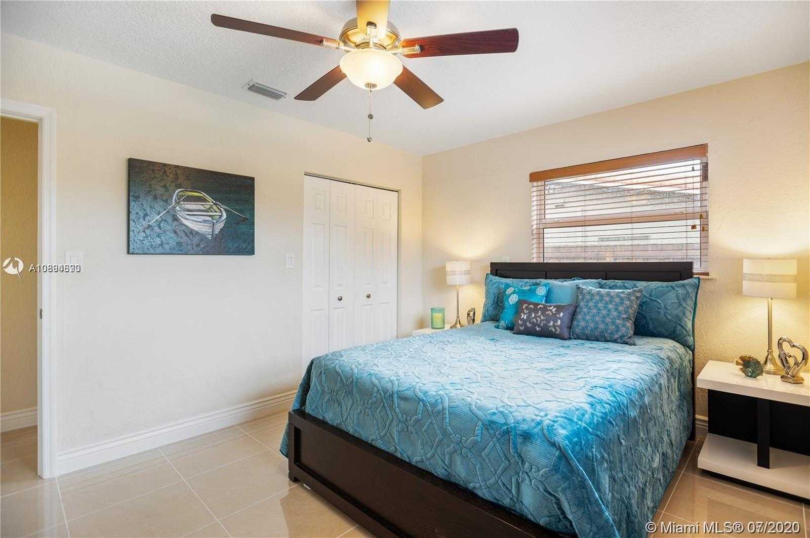 Small Image of 1944 NORTH EAST 26TH DR, Wilton Manors Number 15