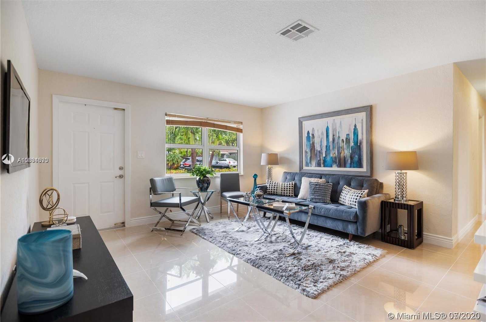Small Image of 1944 NORTH EAST 26TH DR, Wilton Manors Number 2