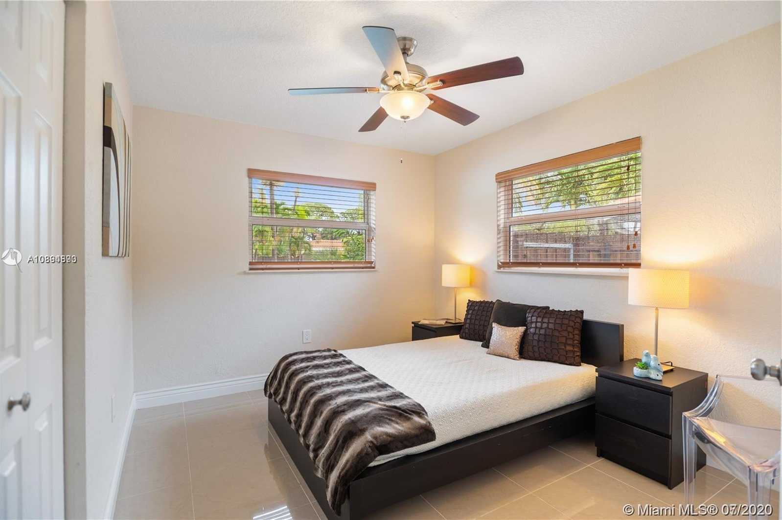 Small Image of 1944 NORTH EAST 26TH DR, Wilton Manors Number 20