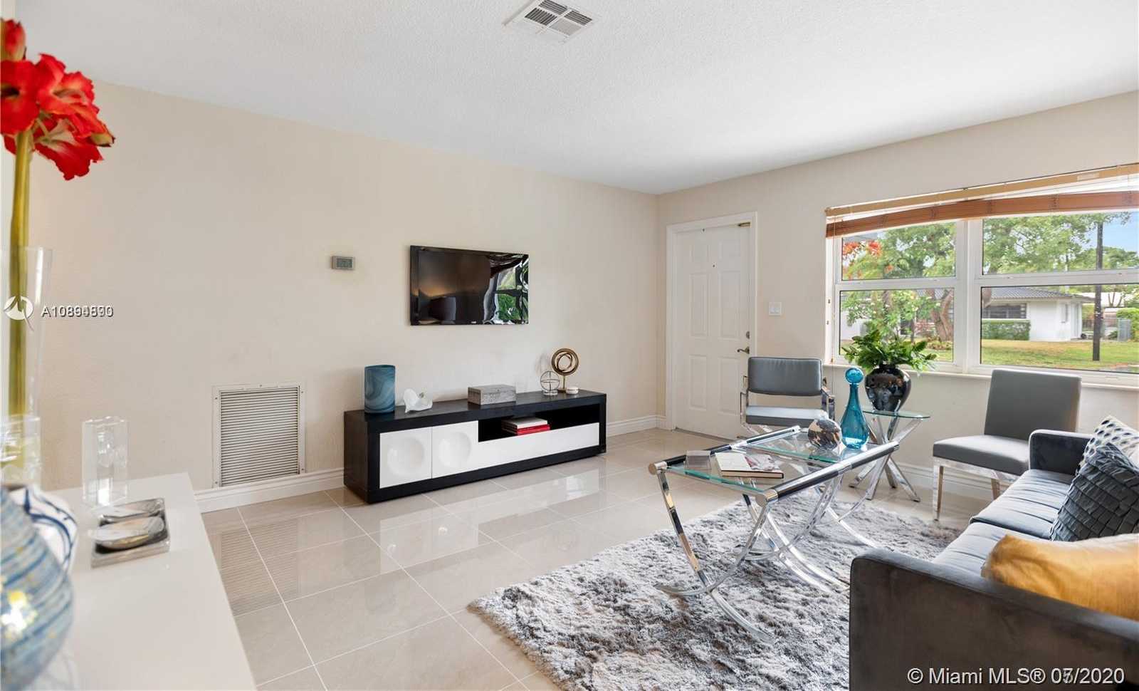 Small Image of 1944 NORTH EAST 26TH DR, Wilton Manors Number 3