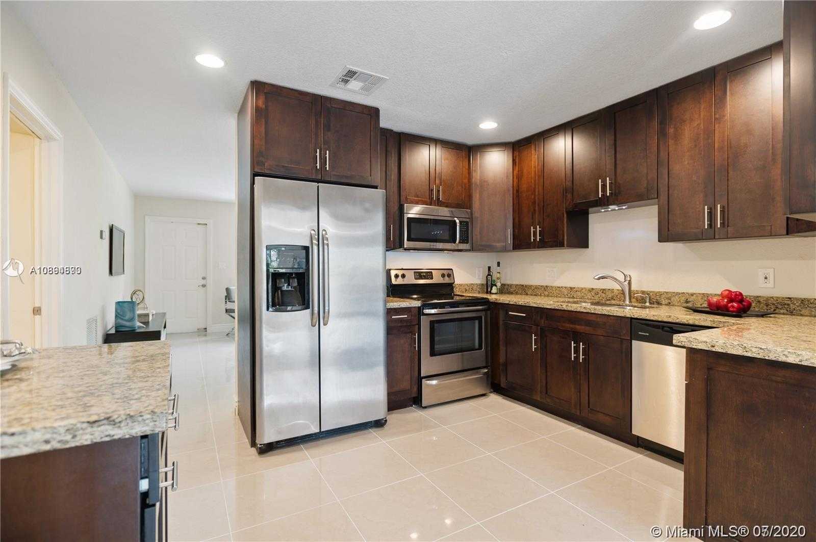 Small Image of 1944 NORTH EAST 26TH DR, Wilton Manors Number 4