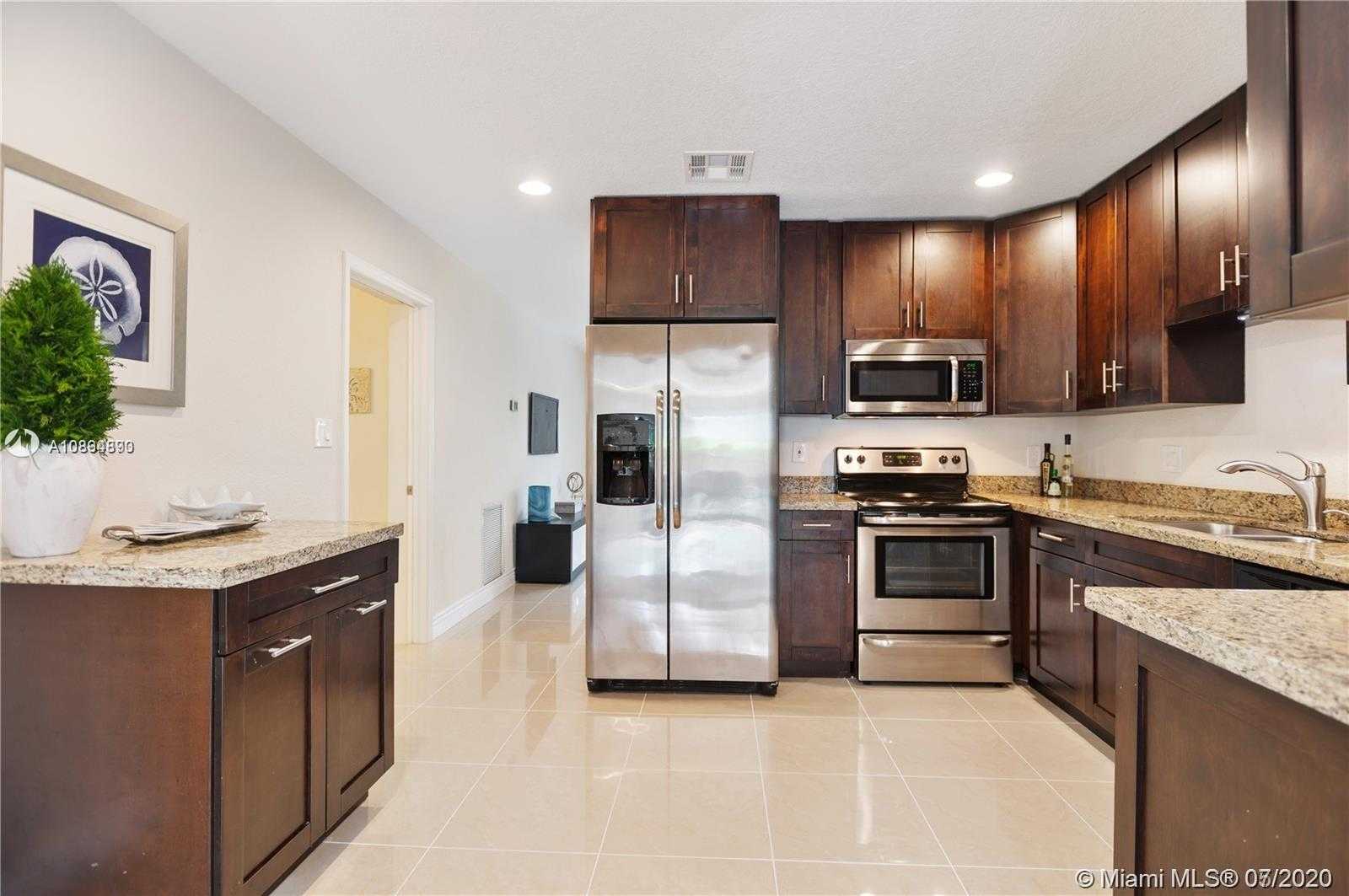 Small Image of 1944 NORTH EAST 26TH DR, Wilton Manors Number 6