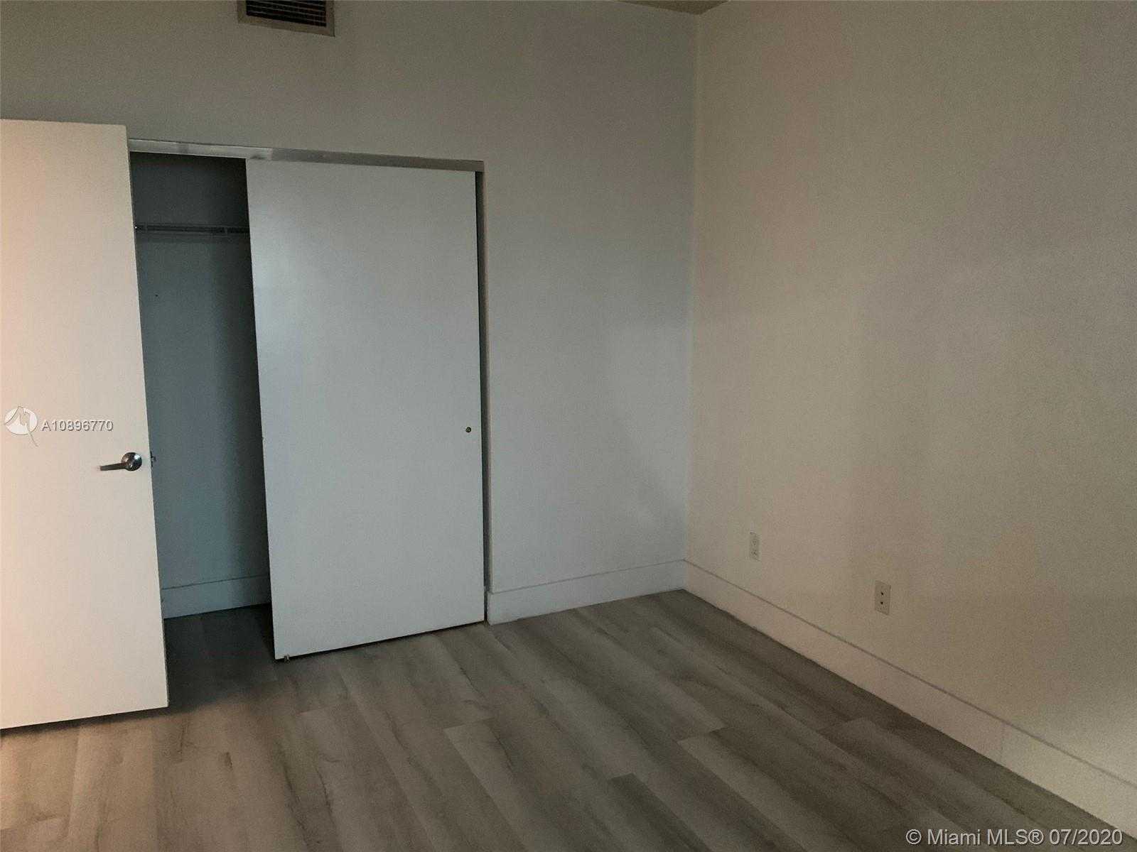 Small Image of 888 BISCAYNE BLVD #1805, Miami Number 18