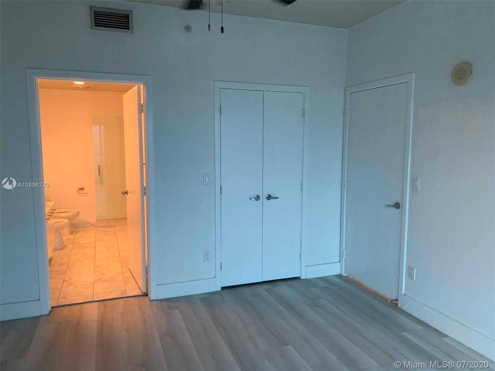Small Image of 888 BISCAYNE BLVD #1805, Miami Number 24