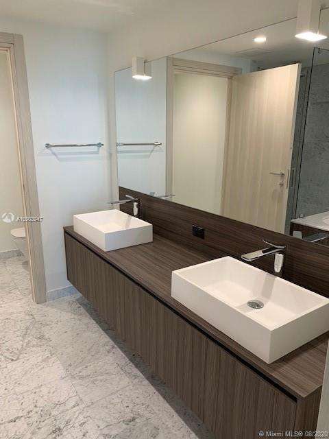 Small Image of 1000 BRICKELL PLAZA #4914, Miami Number 19