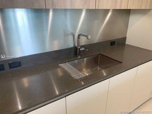 Small Image of 1000 BRICKELL PLAZA #4914, Miami Number 8