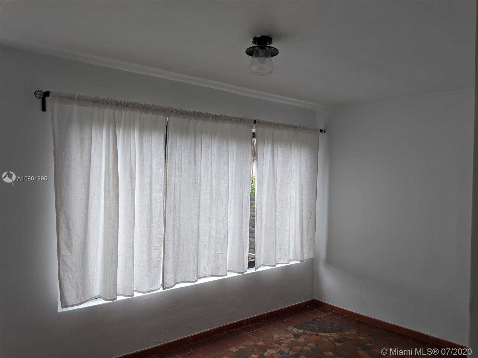 Small Image of 648 NORTH EAST 82ND ST, Miami Number 14