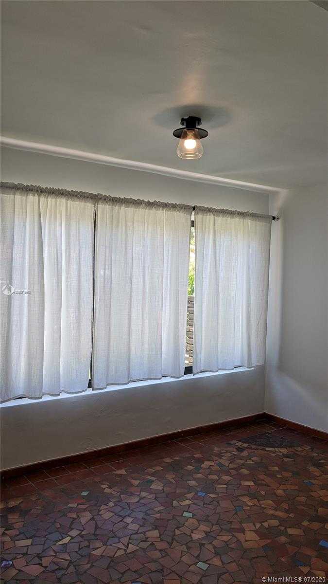 Small Image of 648 NORTH EAST 82ND ST, Miami Number 16