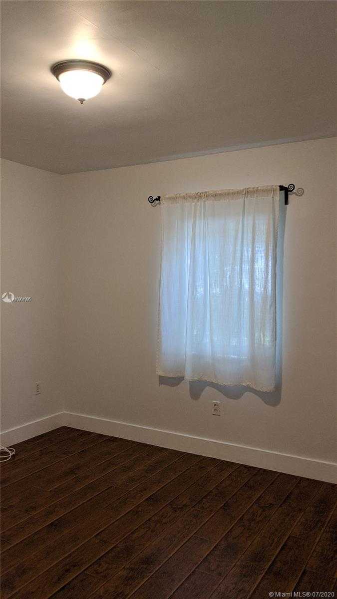 Small Image of 648 NORTH EAST 82ND ST, Miami Number 44