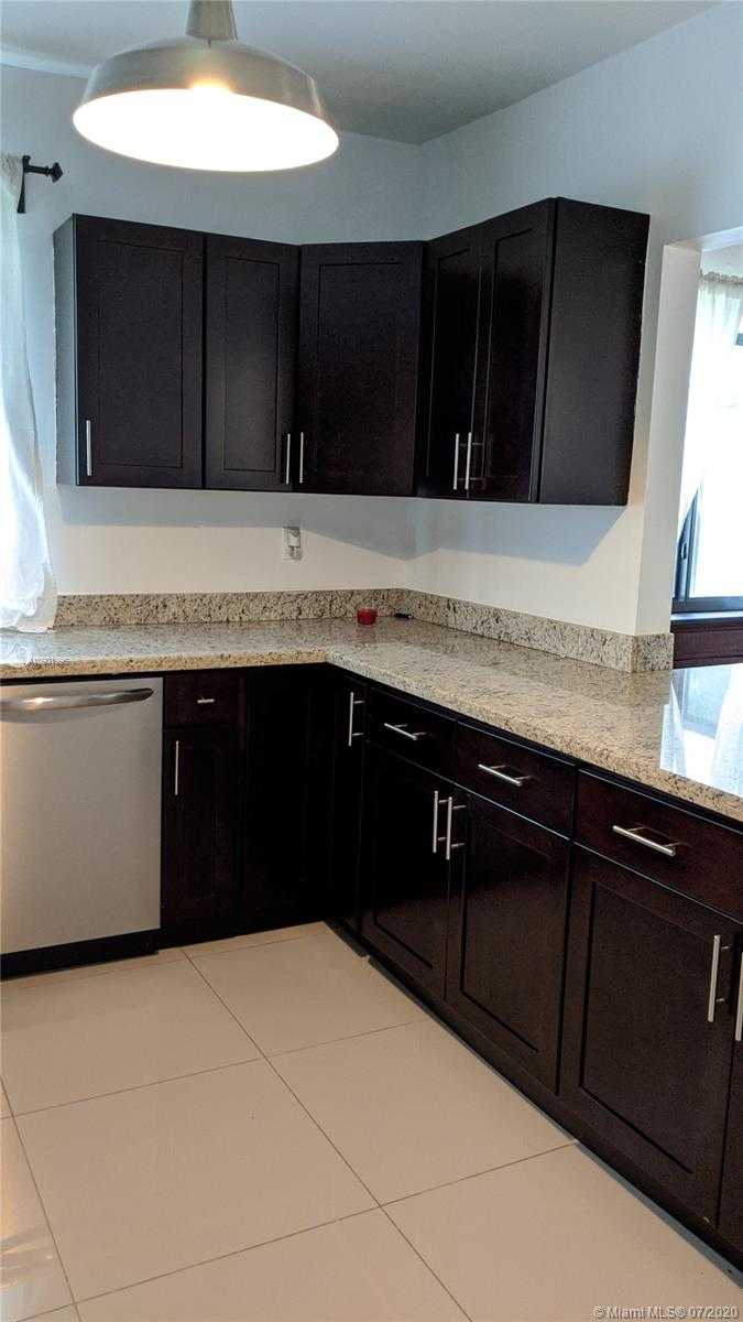 Small Image of 648 NORTH EAST 82ND ST, Miami Number 58