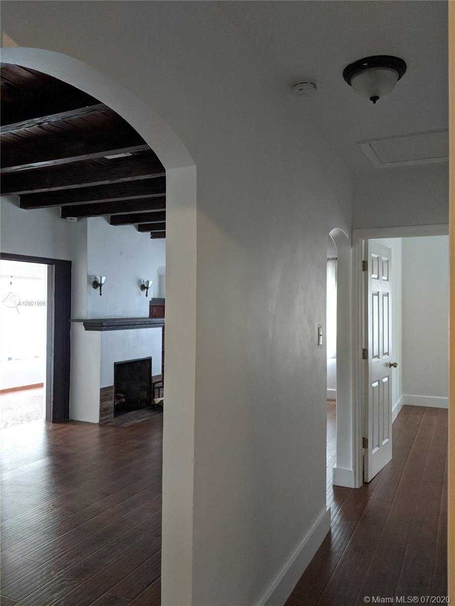Small Image of 648 NORTH EAST 82ND ST, Miami Number 7