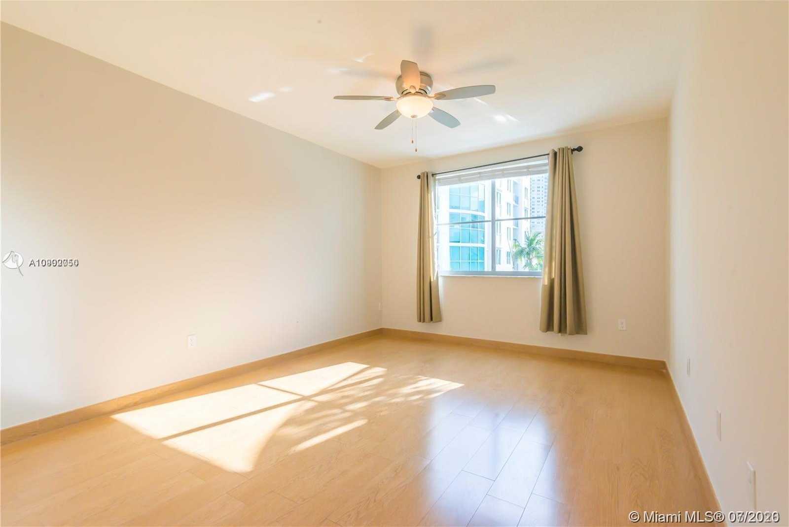 Small Image of 110 WASHINGTON AVE #2502, Miami Beach Number 12