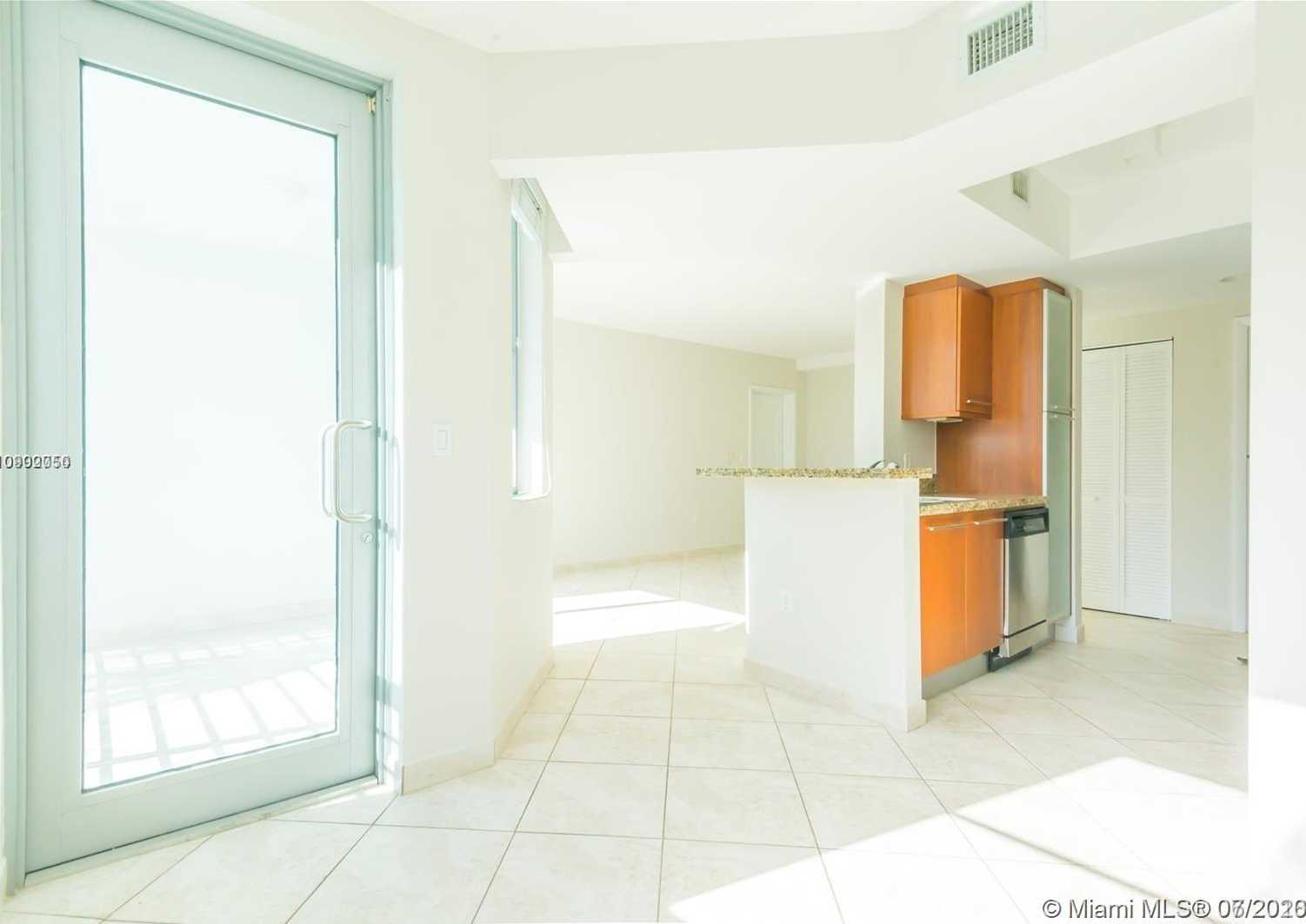 Small Image of 110 WASHINGTON AVE #2502, Miami Beach Number 5
