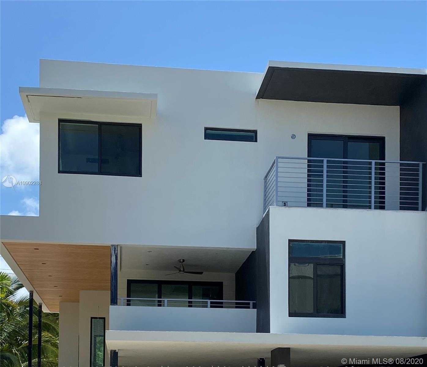 Small Image of 640 FERNWOOD RD #2, Key Biscayne Number 2