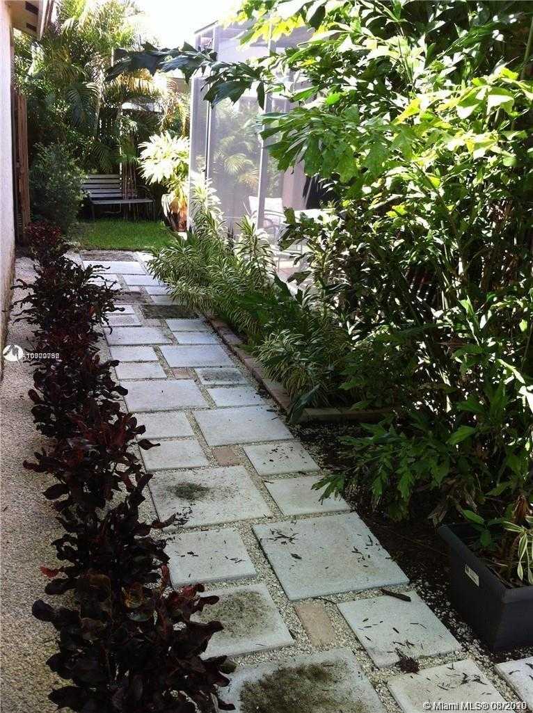 Small Image of 1462 GARDEN RD, Weston Number 17