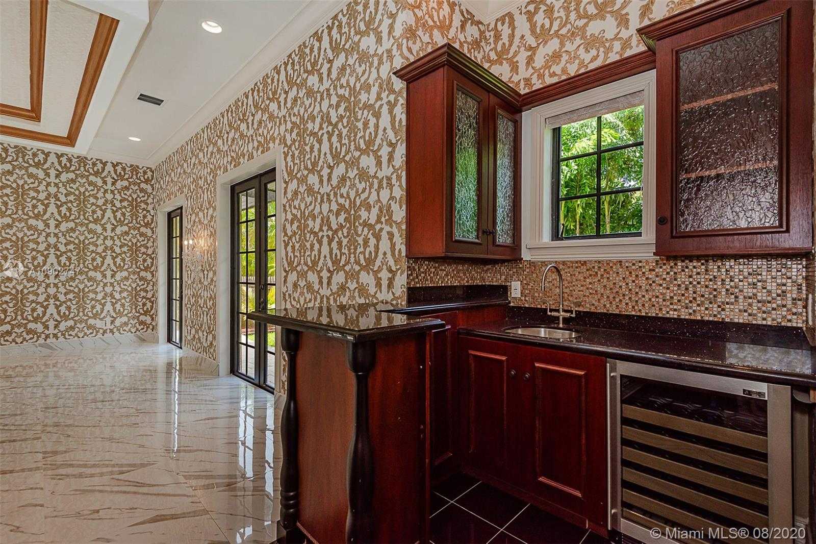 Small Image of 674 OCEAN BLVD, Golden Beach Number 12