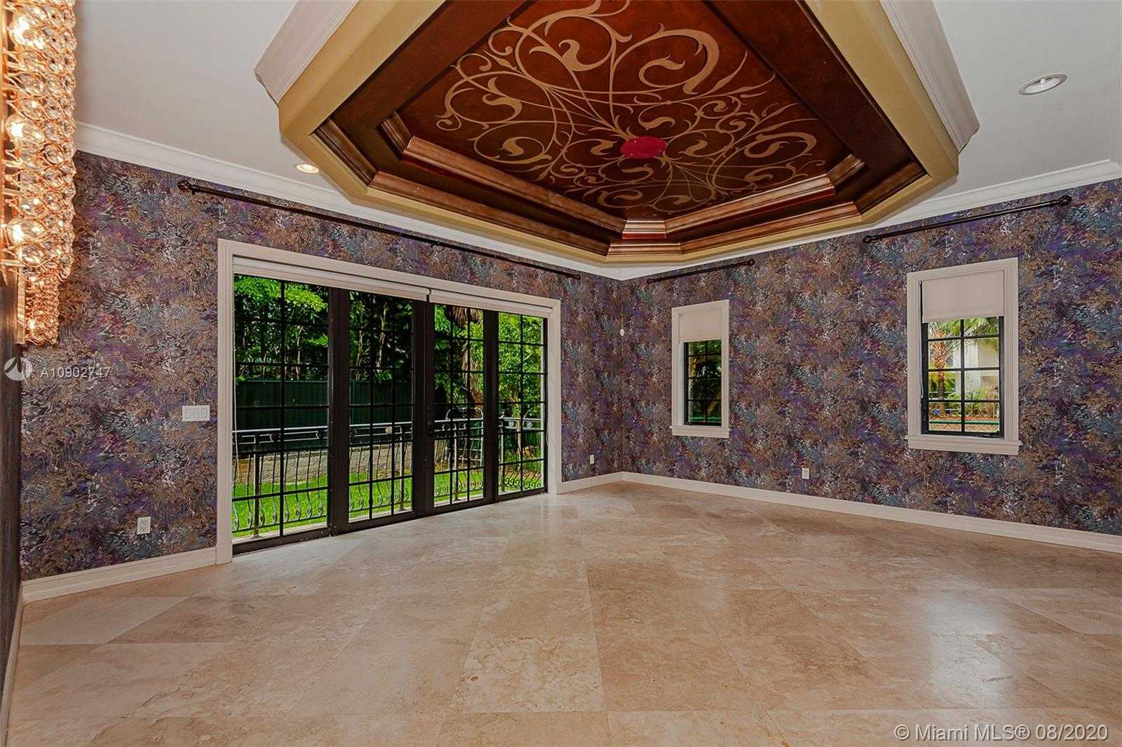 Small Image of 674 OCEAN BLVD, Golden Beach Number 14
