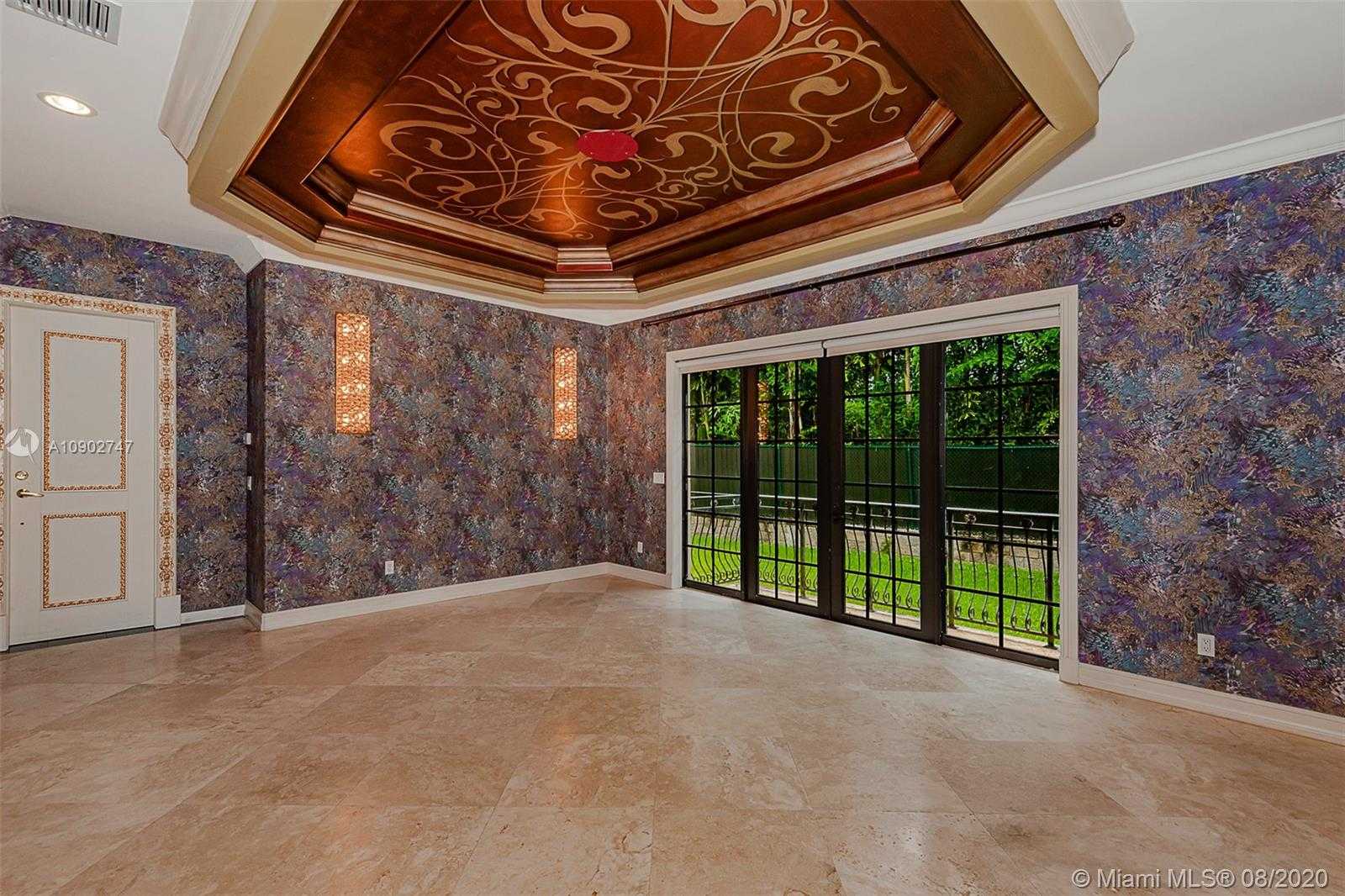 Small Image of 674 OCEAN BLVD, Golden Beach Number 15